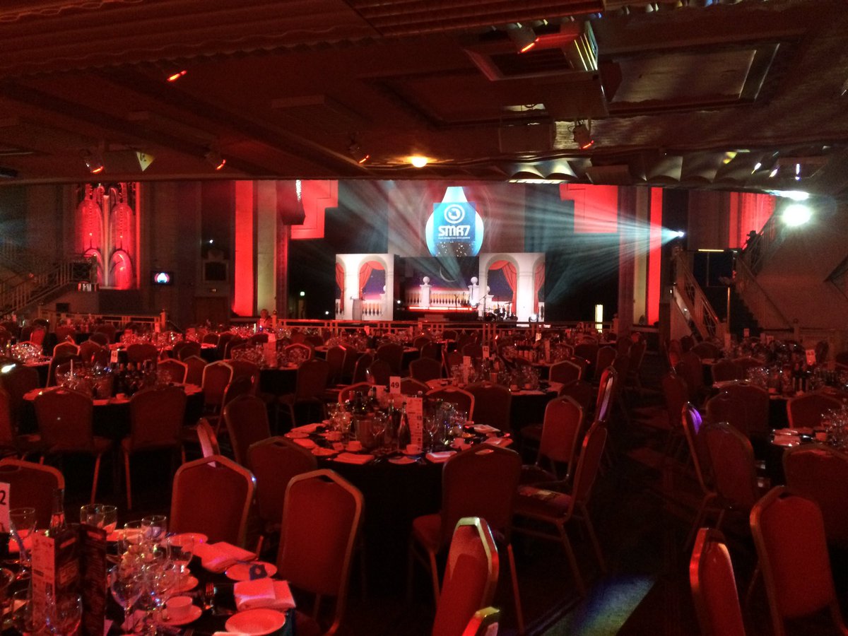 JonesTP's tweet photo. Scene is set for @FMBEAwards @Fieldworks #fmbe16 https://t.co/odYchvQcwI