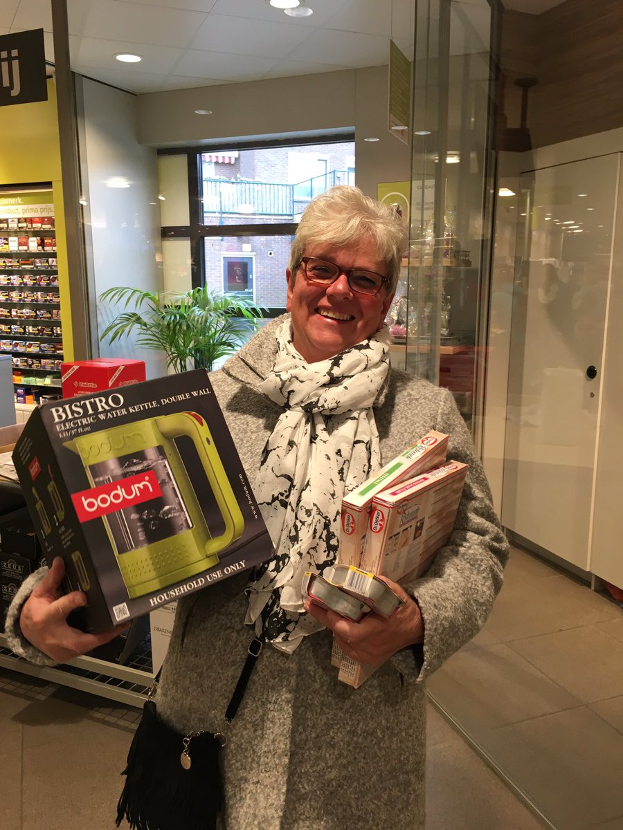 Zo, Annie kan weer aan de thee... dank aan o.a. <a href="/UnileverBdienst/">Unilever Field Sales</a>