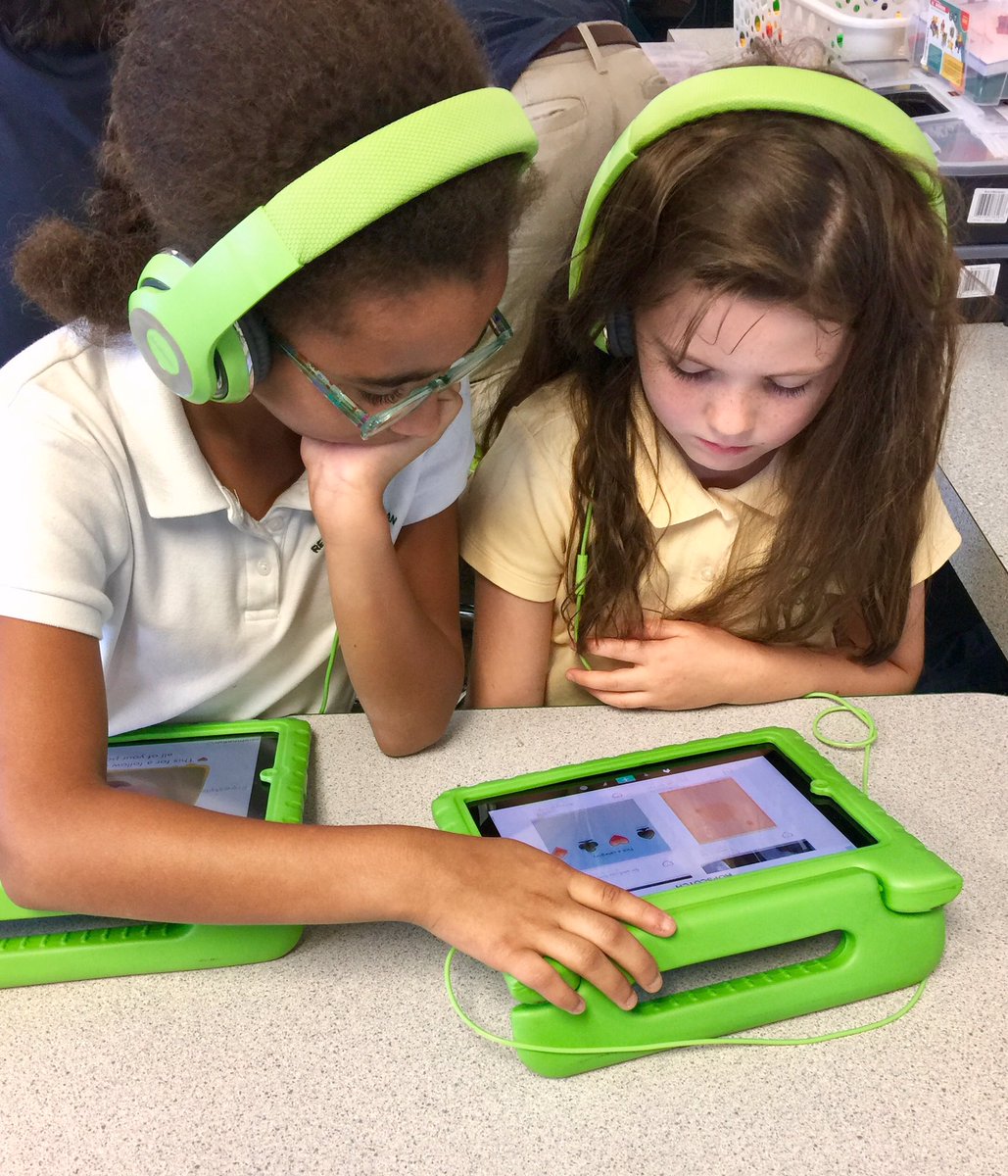 hangrygypsy's tweet photo. #rlcsrams #collaborating #coding #girlswhocode https://t.co/gbKMrKLMHc