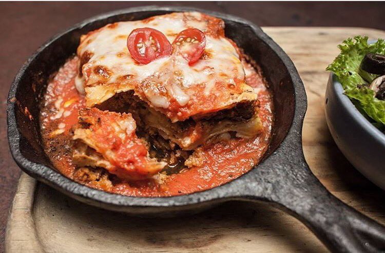 ¿Lasagna de carne para hoy? <a href="/LosCancinos/">LosCancinos</a> en #TuBarrio #DrMora9 #CentroHistórico 👌🏽