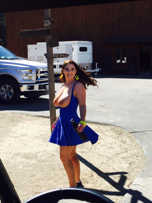 Just going thru my phone realizing how perfect @ANGELAWHITE is 😍 https://t.co/kYORE9fmzo<a href="/tag/newprofilepic"class="tags"><span>#newprofilepic</span></a>