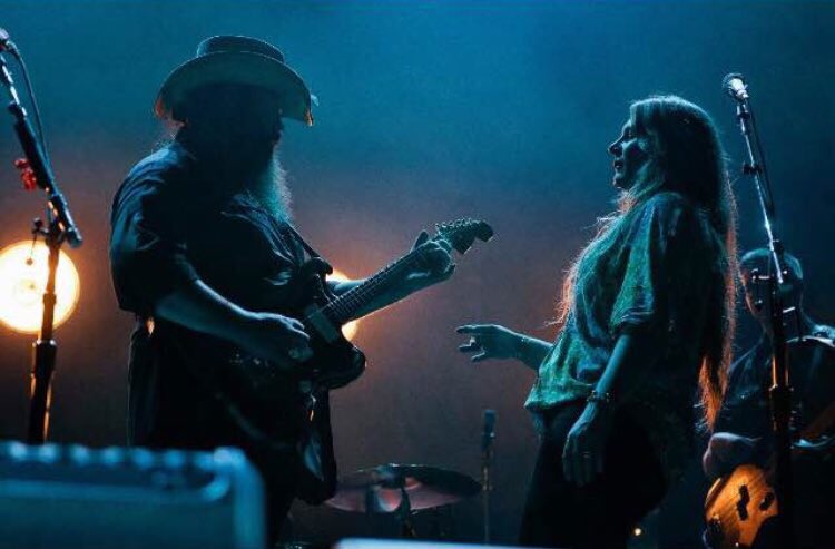 HottestCountry's tweet photo. I could do life without you but together we can fly higher #Parachute https://t.co/nfQwqV0TtE