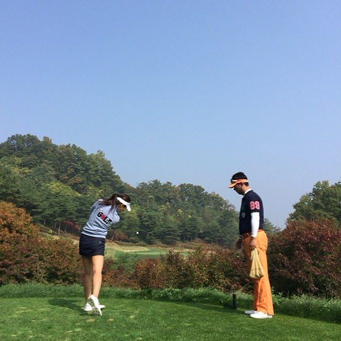 Some_One13's tweet image. #소녀시대 #유리 #권유리#Yuri #TheBASIC S&amp;amp;S #golf 
instagram.com/p/BLxdtUQAH3D/
instagram.com/p/BLx9NbPjzcm/ 
instagram.com/p/BLx-WcYj3vb/ 
instagram.com/p/BLyBaCADkm1/