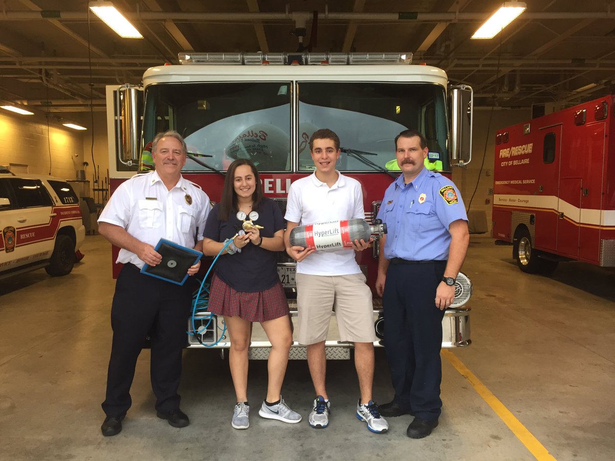 teamhyperlift's tweet photo. Hanging with our friends at the Bellaire Fire Dept. Air Tests coming soon! Thanks @LuxferGTM for the air tanks!! https://t.co/8dNdpjA0bd