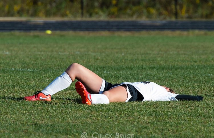 megwheelerr's tweet photo. How I'll feel if you show out to senior night tomorrow at 3:30 pm vs if you don't ⚽️ https://t.co/T8QZOcTV1K