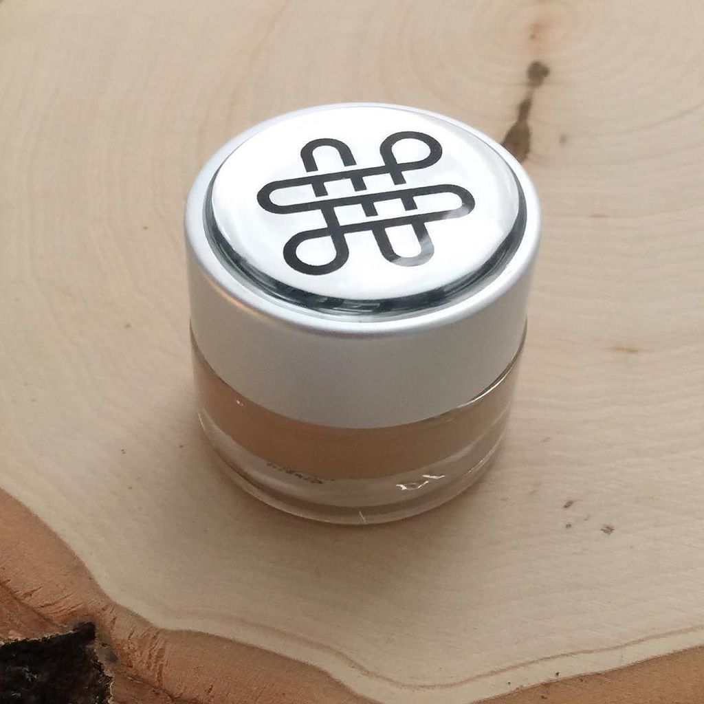 ShopOmiana's tweet photo. The Omiana manufacturing team is full of magicians 🎩. This concealer is unparalleled. Only… https://t.co/0h3XY9MV1S https://t.co/h8jSPKV84Q