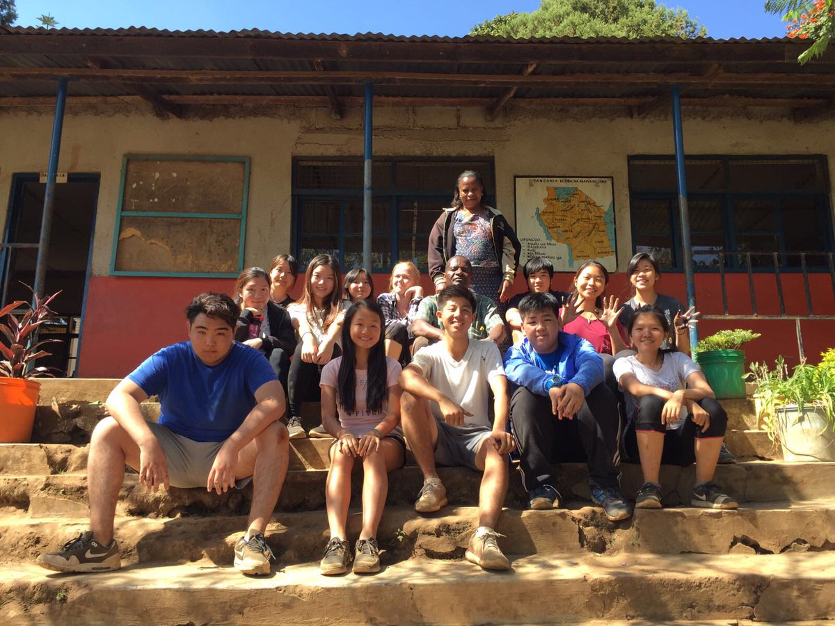 wing_mwing's tweet image. Cultural connections made #developingConfidence in Tanzania #GlobalCitizens @aishongkong #AdventureWeek2016 @HHodgkin_AIS