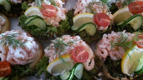 GodaMackan's tweet photo. Räkmacka är alltid gott på fredagar...

#godamackan #räksmörgås #uppsala #smörgåsar #räkor #fredagsmys https://t.co/dIqYIdENG3