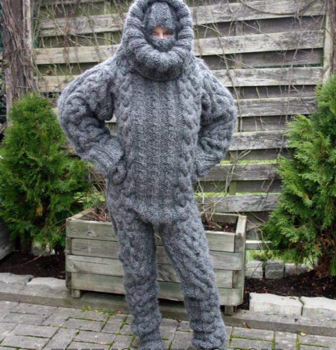 sur_ge_o's tweet photo. @JohnDawsonFox26 like this? @kaitlinmonte is looking for something like this to wear 😂😂 #HoustonColdFront https://t.co/6XcNURhQEi