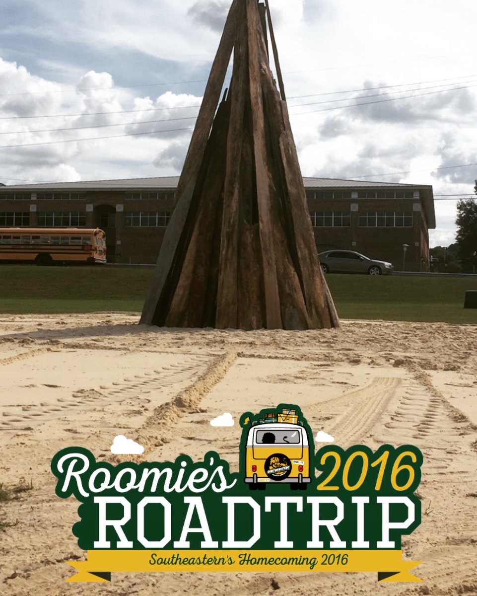 SELUBCM's tweet photo. HOMECOMING 2016 BONFIRE  #RoomiesRoadTrip #LionUp @southeasterncab @oursoutheastern https://t.co/TbvUhPn0dR