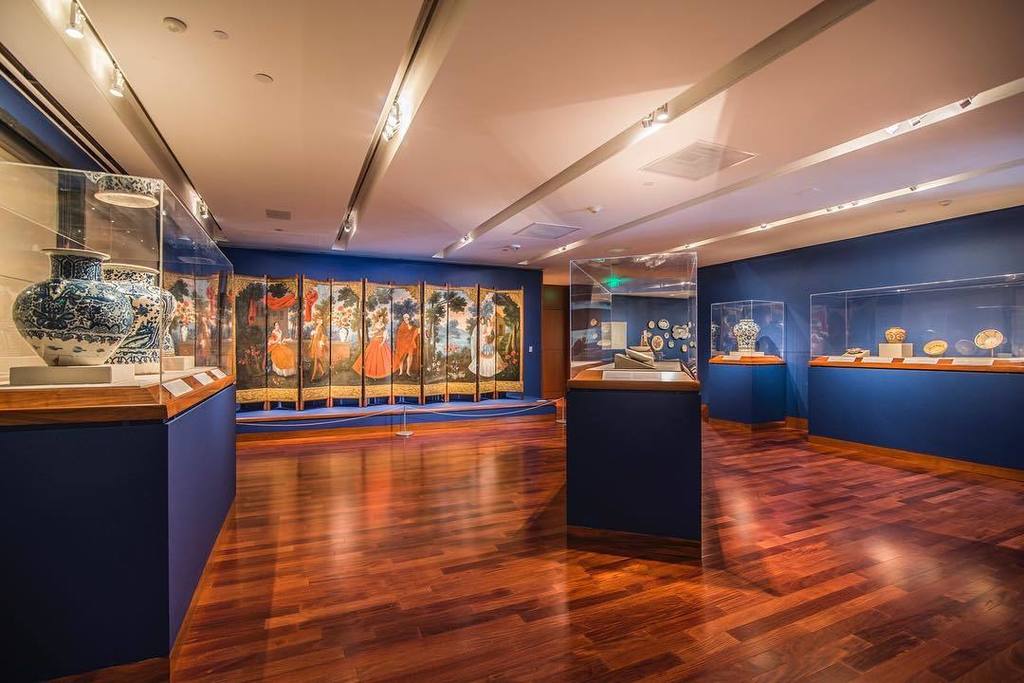 CrowMuseum's tweet photo. The Members' Preview for #ClayBetweenTwoSeas is a week away which means you still have a w… https://t.co/tC0WT0tUlI https://t.co/pnbPVd8huy