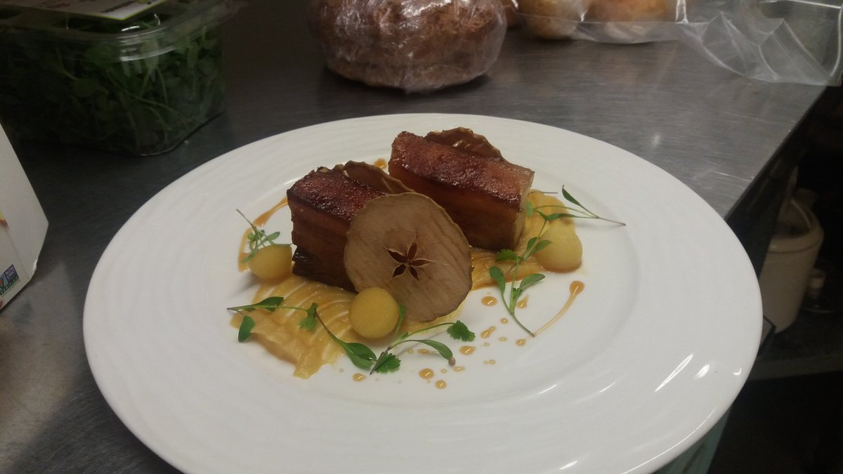 Belly pork with textures of Apple
