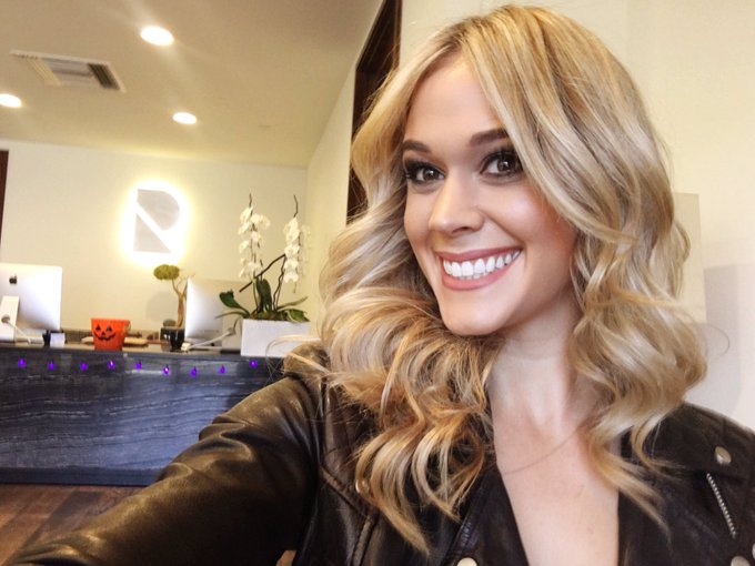 What a lovely way to start the day. Thank you for having me @brettrat @ratpacent @warnerbrosentertainment<a href="/tag/cheese"class="tags"><span>#cheese</span></a><a href="/tag/lace"class="tags"><span>#lace</span></a><a href="/tag/smile"class="tags"><span>#smile</span></a><a href="/tag/happyfriday"class="tags"><span>#happyfriday</span></a><a href="/tag/sexylinger"class="tags"><span>#sexylinger</span></a>