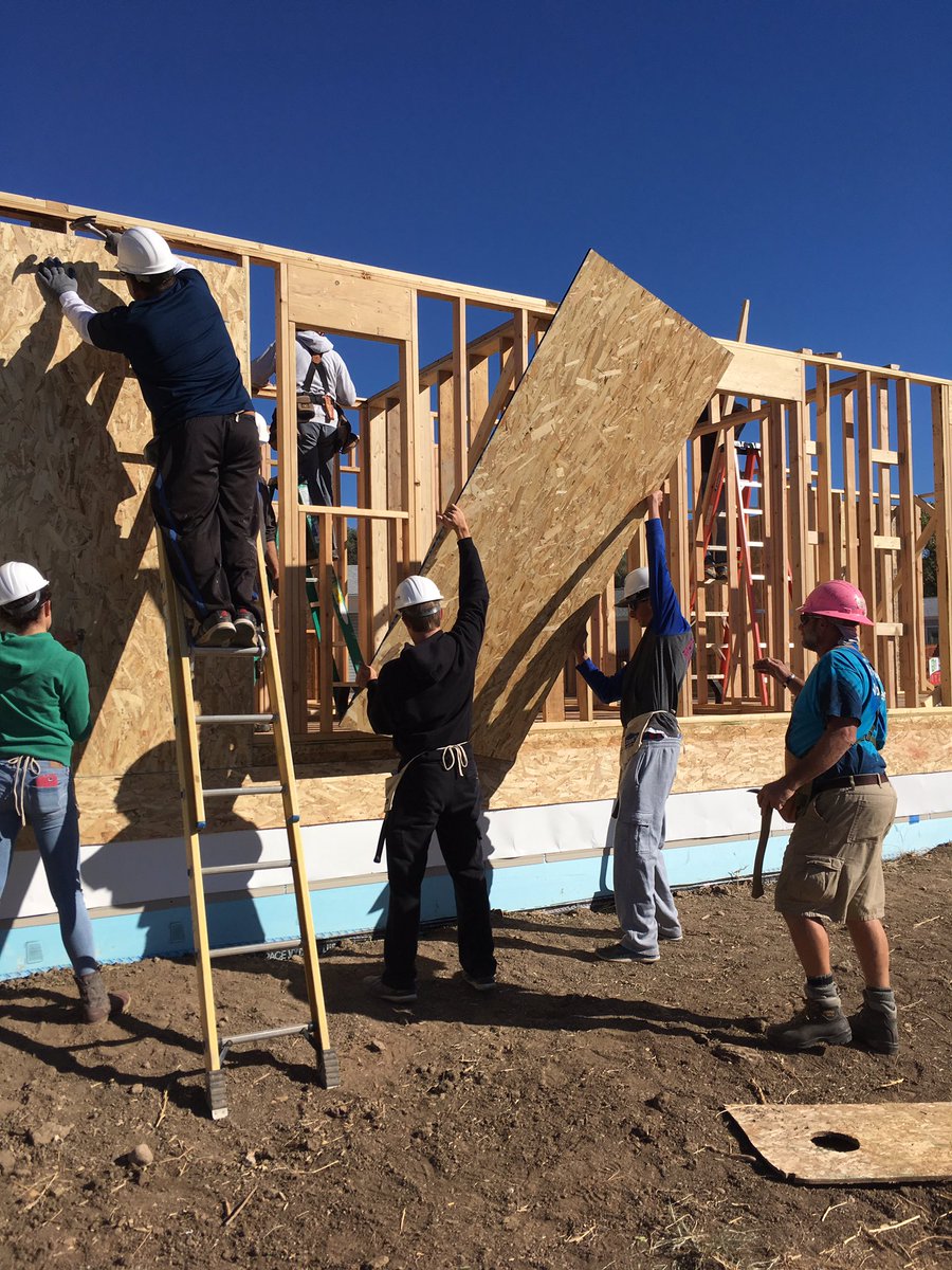 Ms_Mac_Attack's tweet photo. Building a house with NHS! #HabitatforHumanity #weRvr https://t.co/kR7Mb80DuM
