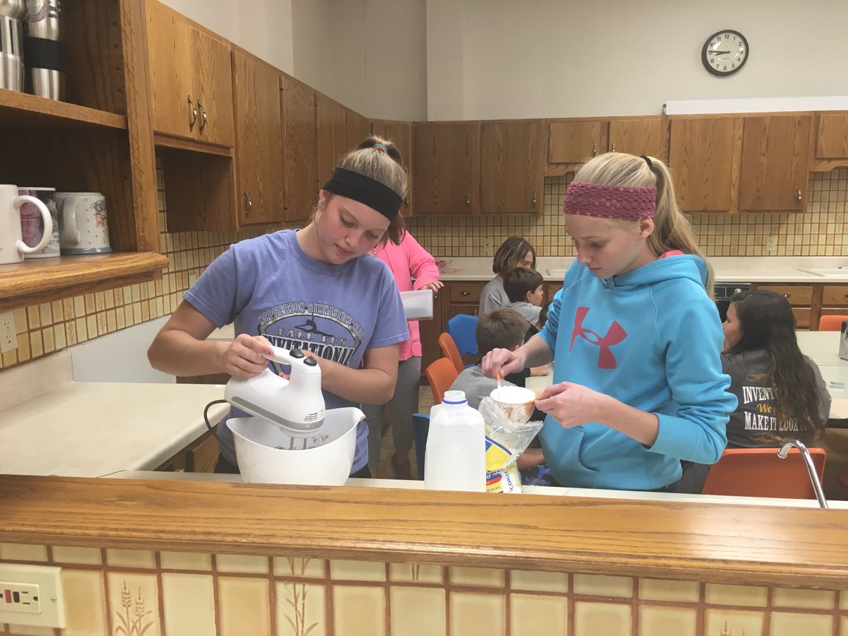 cottamath's tweet photo. Proud of 8th Graders hard work! Recipe conversions, price computation &amp; marketing. Cupcake Entrepreneurs #DriveStudentSuccess @inmanschools https://t.co/DkrMxNwFMN
