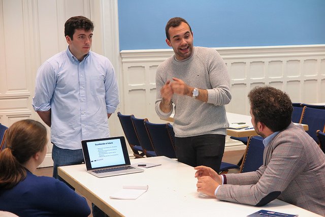 #DaParaDarse - Ocho simples consejos para destacar en el trabajo shar.es/1EK7sU