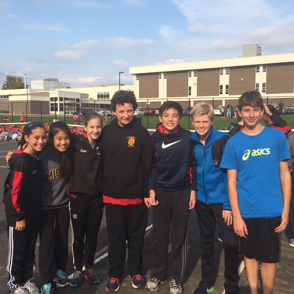 blaubach's tweet photo. Some of Springton's finest runners. Good luck today kids! https://t.co/L7kC0ebor5