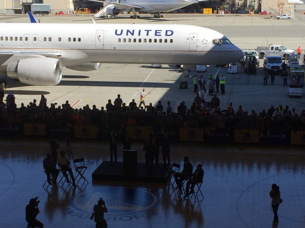 HRguyDGS3's tweet photo. @weareunited VP Mike Hanna making announcement with Golden State Warriors &amp;United https://t.co/gVmKjm3inY