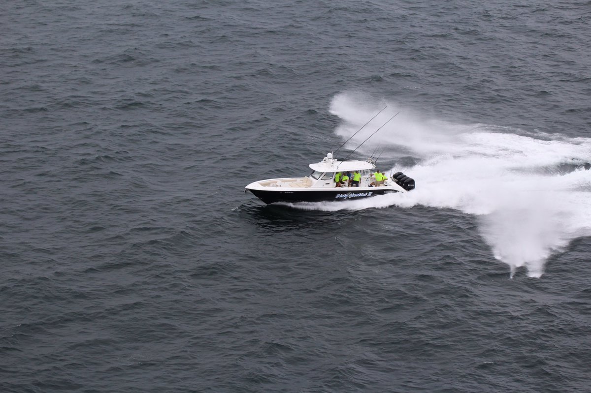 EvergladesBoats's tweet photo. Dirty Martini going into #beastmode! #EvergladesBoats #435cc #wmo2016 #tbt https://t.co/U0BV3STVGc