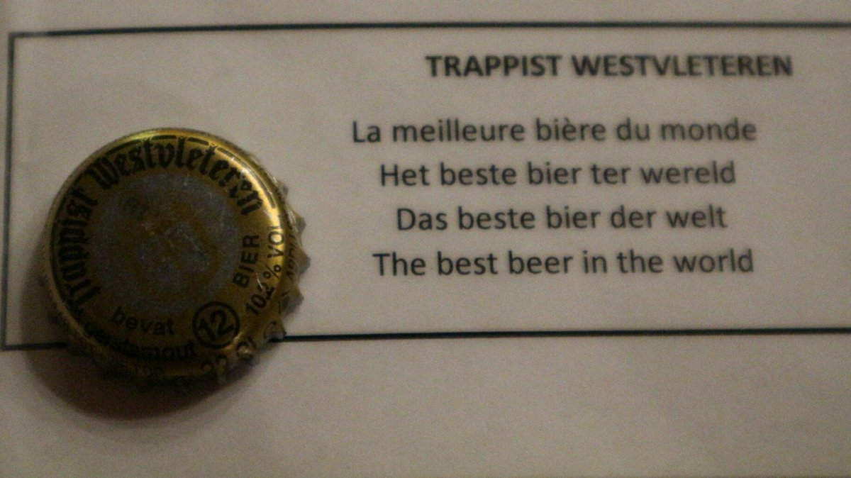 bflemos's tweet photo. @CancerJack valeu pela dica, encontramos o melhor beco de Bruxelas e bebemos a melhor cerveja do mundo! @athirata https://t.co/0RnZOdQSb8