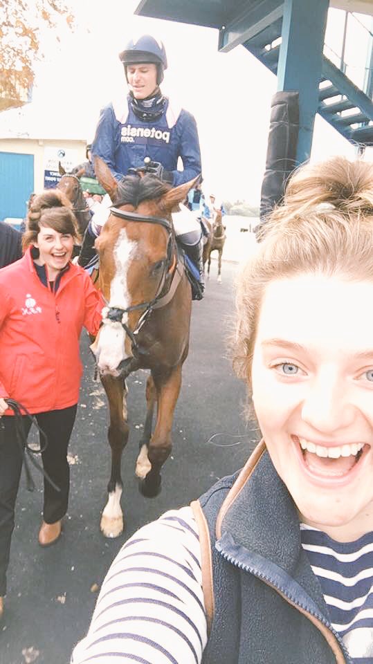 Kate_McCormackx's tweet photo. Long day @NewtonAbbotRace today with @GemmaGroves94, @Nick_Scholfield &amp; @Harry05Derham, but completely worth it! #theAteam #winner https://t.co/6opfSuyADm