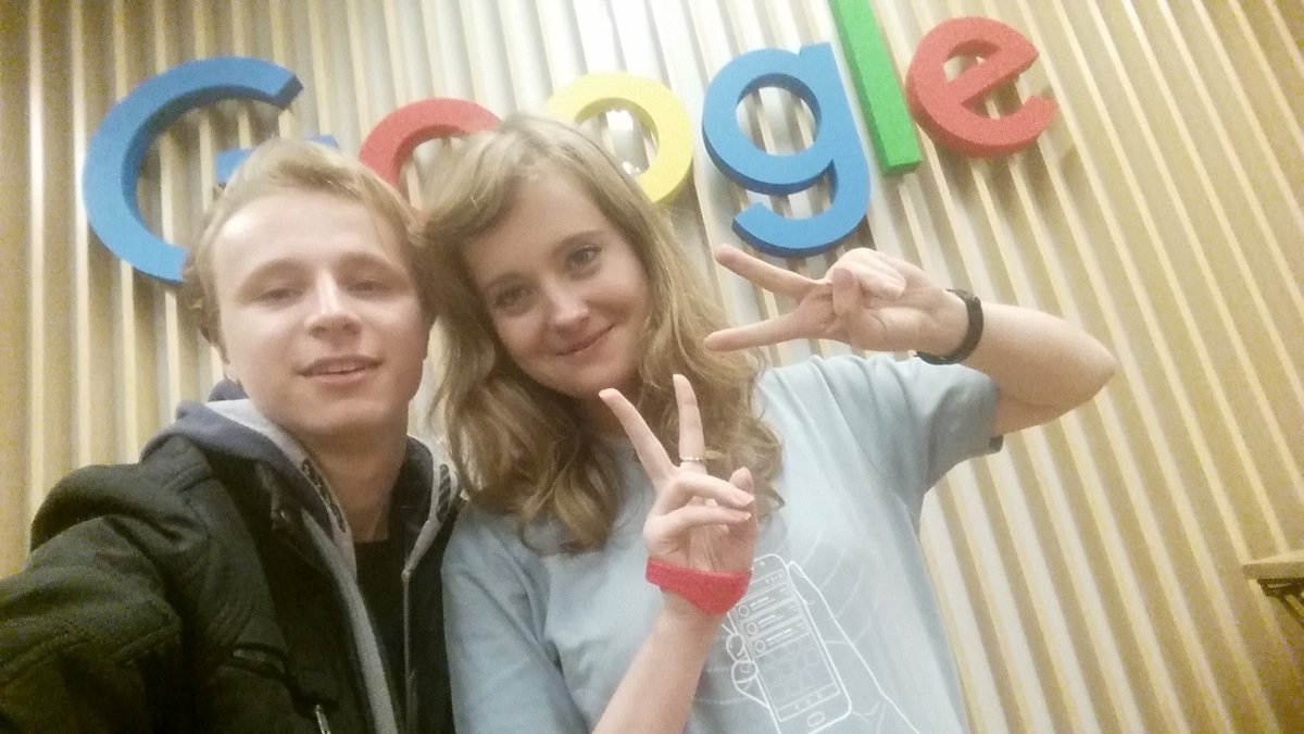PashaPS_'s tweet photo. One more great meetup @geekgoeschic @kategola #ggcmeetup ✌ https://t.co/ES40fYfrlj