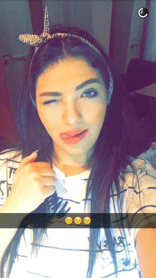 Dida199015's tweet photo. يا أول طفله فـالدنيا بتكسر حاجز ال20😄
وتفضل ورده طول الوقت🌻
لا بتدبل ولا بتصفر😍
هتتغرى و ايه يعنى😌
ما من حق الجميل يتغر😉❤
#HBD_ShereenYehia https://t.co/rgPuaTuDne