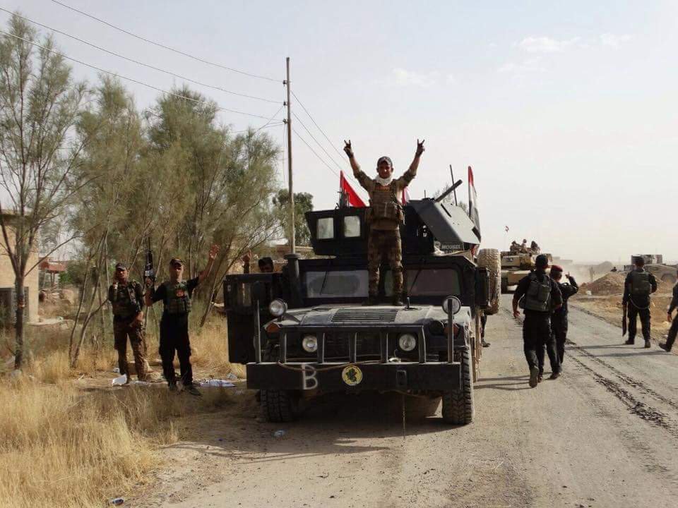 تراب الي يسحكه الجيش بالجبهات
علاج يصير للعنده نقص غيره
#حي_الله_الفرقه_الذهبيه
#الحشد_سيف_العراق