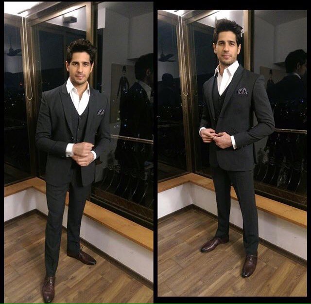 iKarmik's tweet photo. #dapperness personified @S1dharthM gave #fashiongoals at #mami #MumbaiFilmFestival #SidharthMalhotra #mensfashion #menstyle #dapper #suave https://t.co/rBbYomHPmL