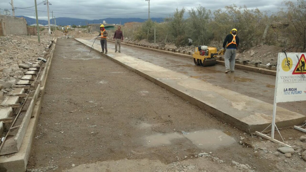 silviagaitan251's tweet photo. obras en arterias de nuestra cuidad ,@SergioGCasas @juanvelardez76 https://t.co/VvUuL2yYI0