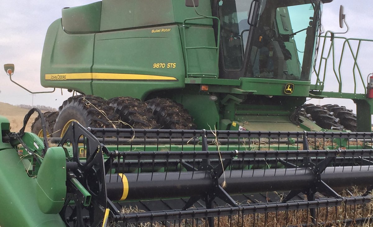 robmakowsky's tweet photo. Why join #teamtracks when you can join #teamtriples.  Go through mud and water like a boss! #harvest16 @westernproducer @CDNag https://t.co/zNDkjzTnXm