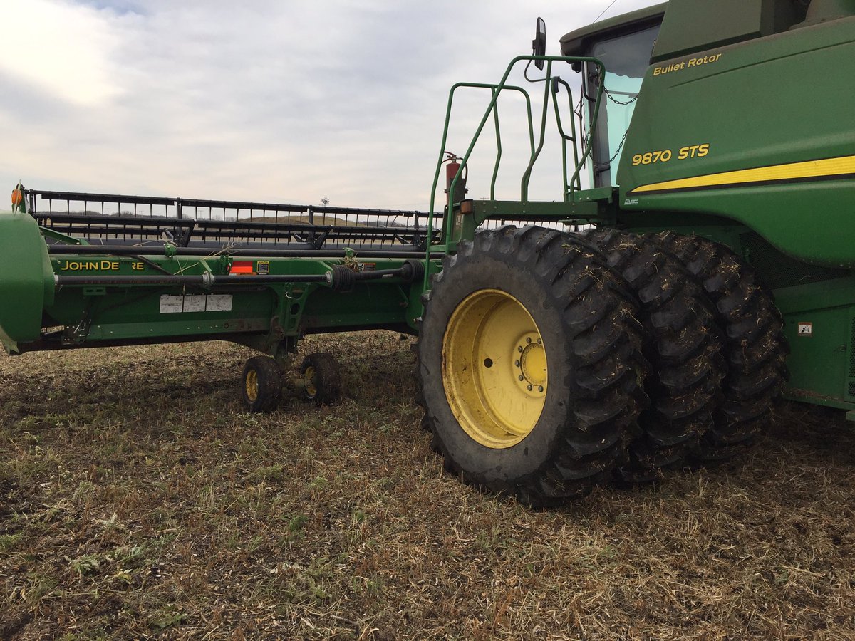 robmakowsky's tweet photo. Why join #teamtracks when you can join #teamtriples.  Go through mud and water like a boss! #harvest16 @westernproducer @CDNag https://t.co/zNDkjzTnXm