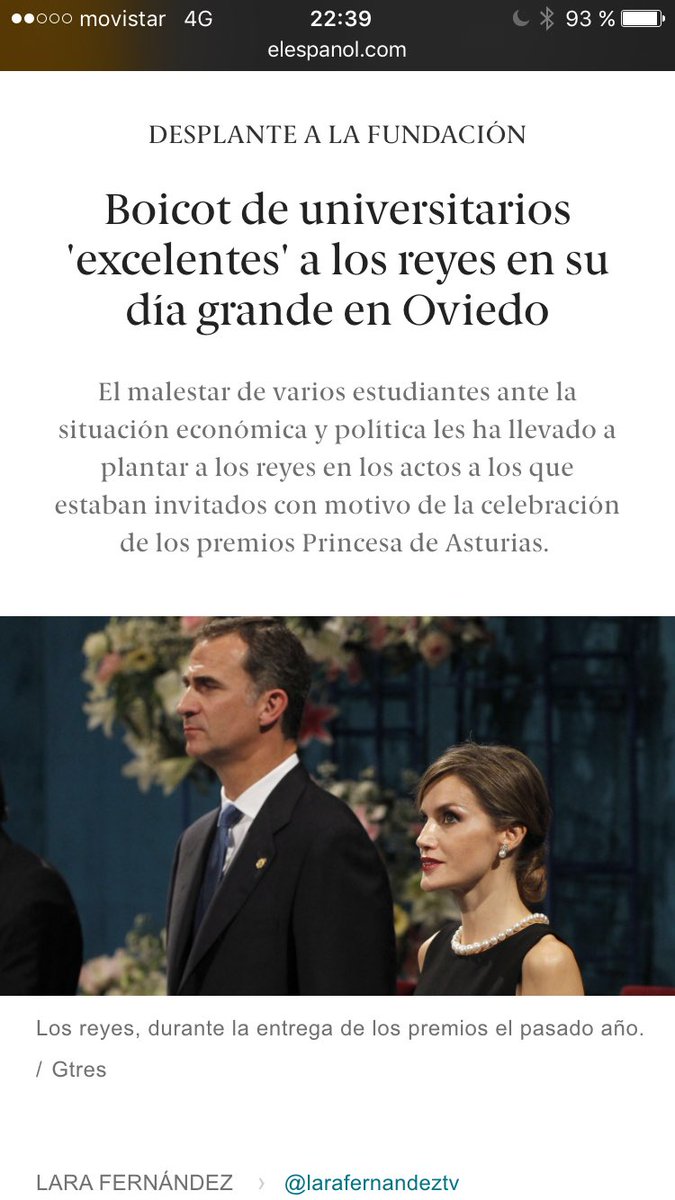 MonederoJC's tweet photo. Alumnos premio fin de carrera plantan a los reyes en Oviedo. No me extrañaría que fueran de ETA y que les hayamos dado clase Iglesias o yo. https://t.co/fieRxv41gg
