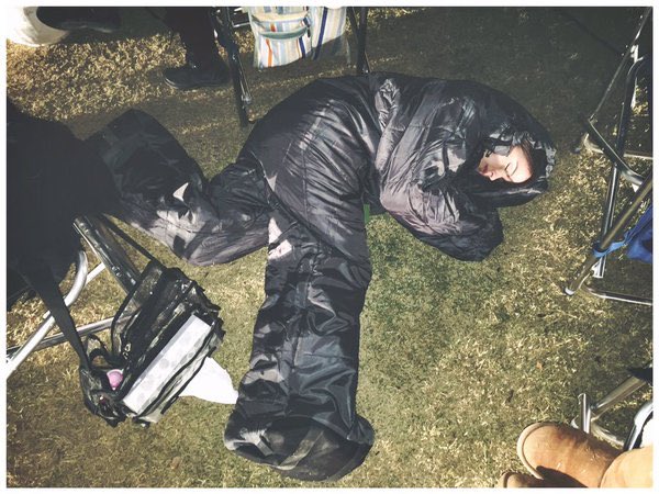 shelleyhennig's tweet photo. Me at the end of a night shoot https://t.co/e9SjNqiBEc
