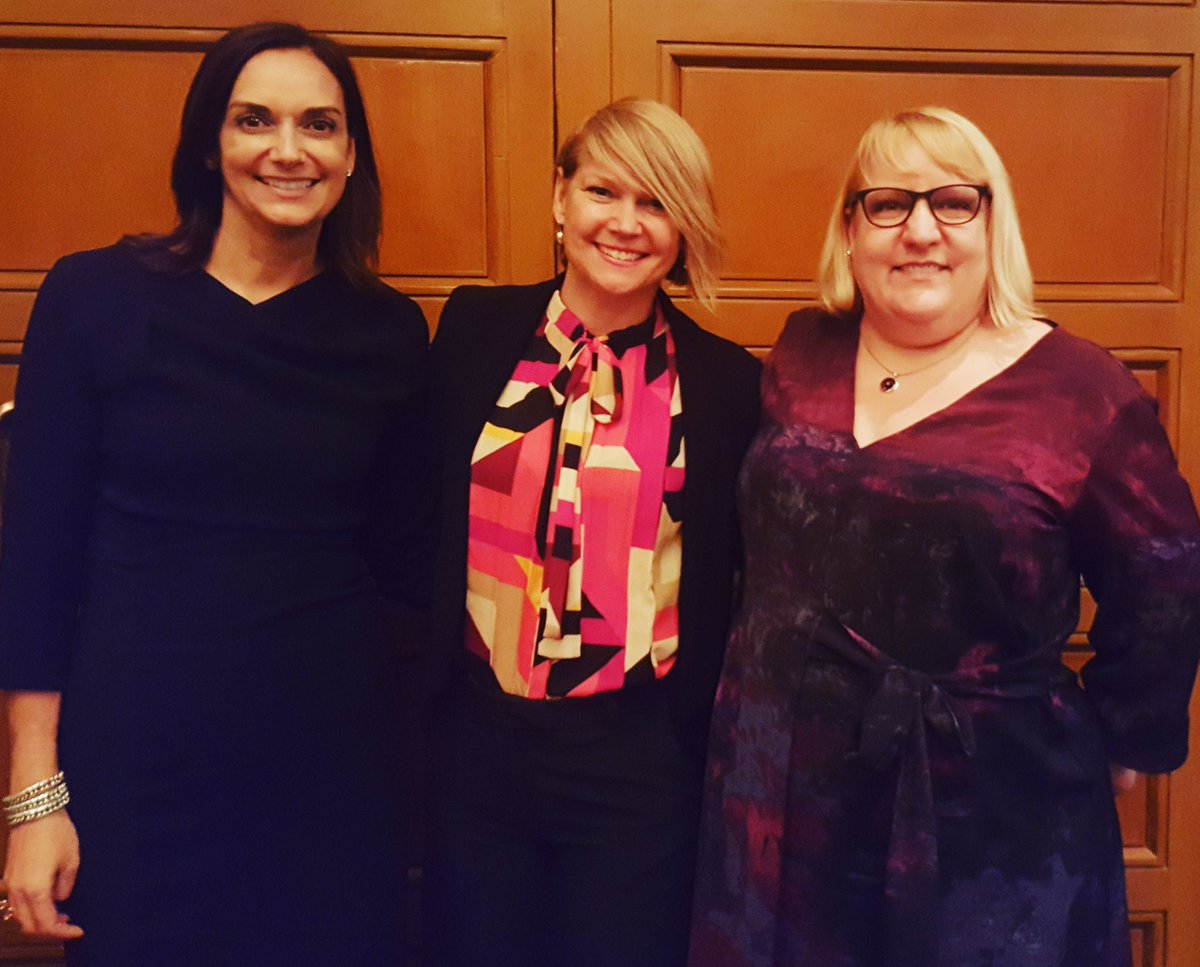 ASI_Intel's tweet image. K. Schneider with J.Gallant/@yfcairport and A. Meloul-Wechsler/@aircanada  after their talk about Next Gen. #Aviation Pros. #bonjouriawa