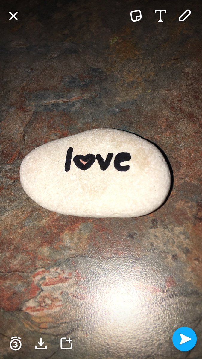 Cbaka21's tweet photo. #lovedropACM
Not sure what the hell this rock is but I found it so here you go https://t.co/TxzOY3SGlh