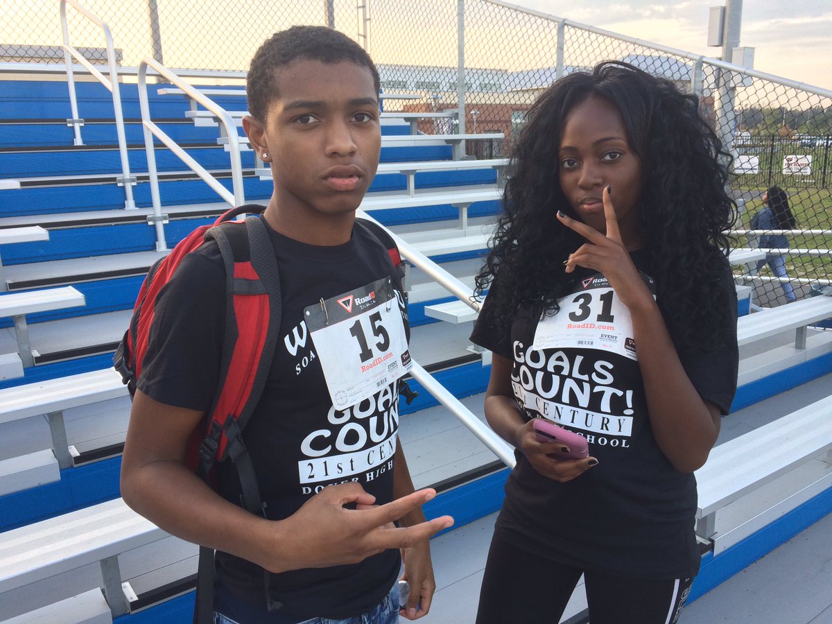 eugene_montano's tweet photo. DHS 21st Century "Lights On After School" 5 K &amp; Zumba event.  #Afterschoolprogramsrock #LightsOnAfterschool https://t.co/MA3XdTuymb