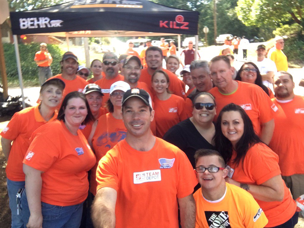 #ServiceSelfie! Every RT &amp;post = $1. Tweet your own or retweet this one! Let's raise money #veteran causes together!”