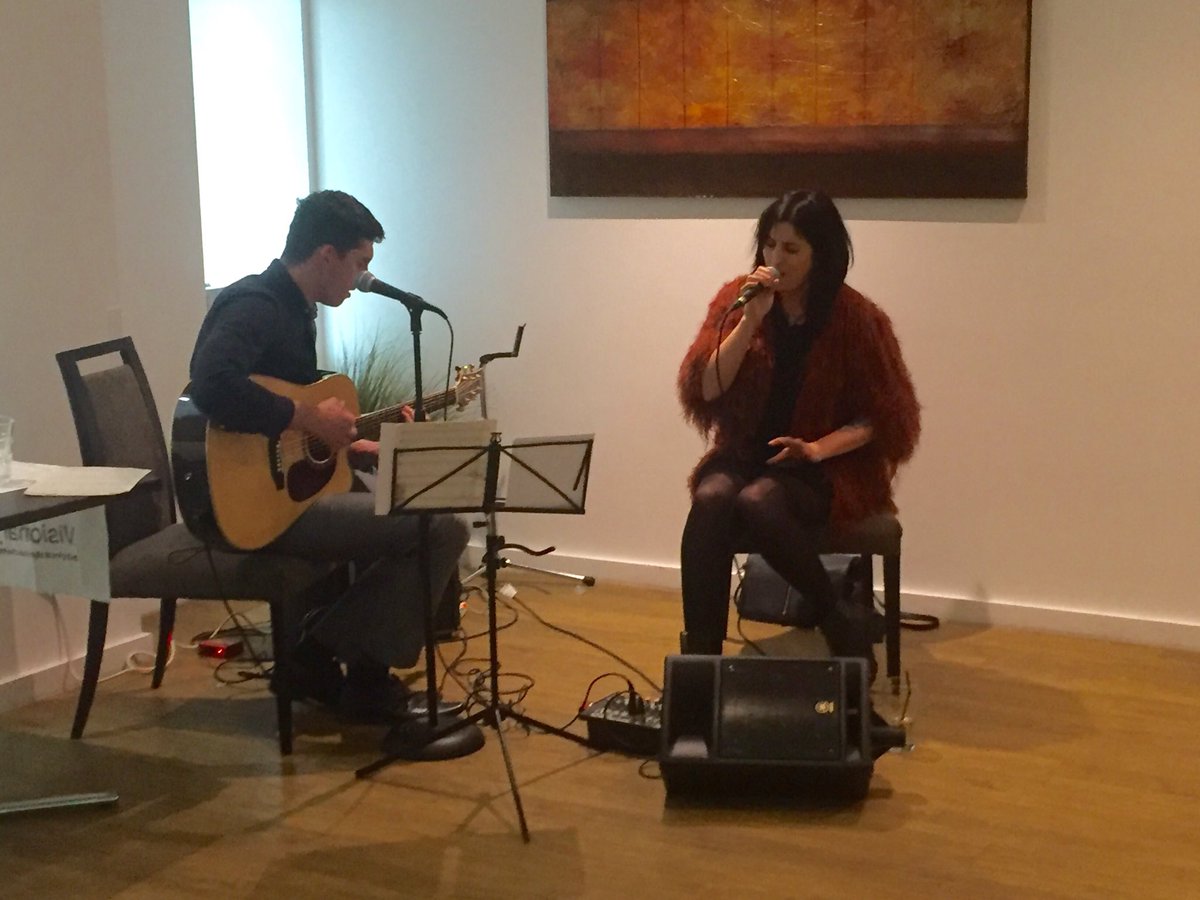 visionary_uk's tweet photo. The room is filled with beautiful acoustic music and lots of happy voices! Thank you to our singer and guitarist - Wilde. #VisConf16 https://t.co/iUp4tLdyMr
