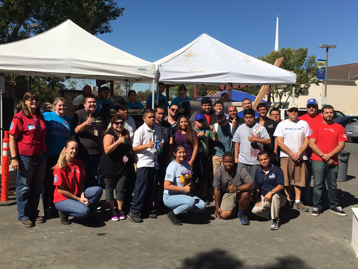 Amazing teamwork @ Norwalk Senior center with <a href="/SkillsUSA/">SkillsUSA</a>, <a href="/nhsrace/">Ken Cook</a>, &amp;  <a href="/NHSCulinaryArts/">Chef Tracy</a> supporting (&amp; feeding) <a href="/Lowes/">Lowe's</a>  in building a garden.