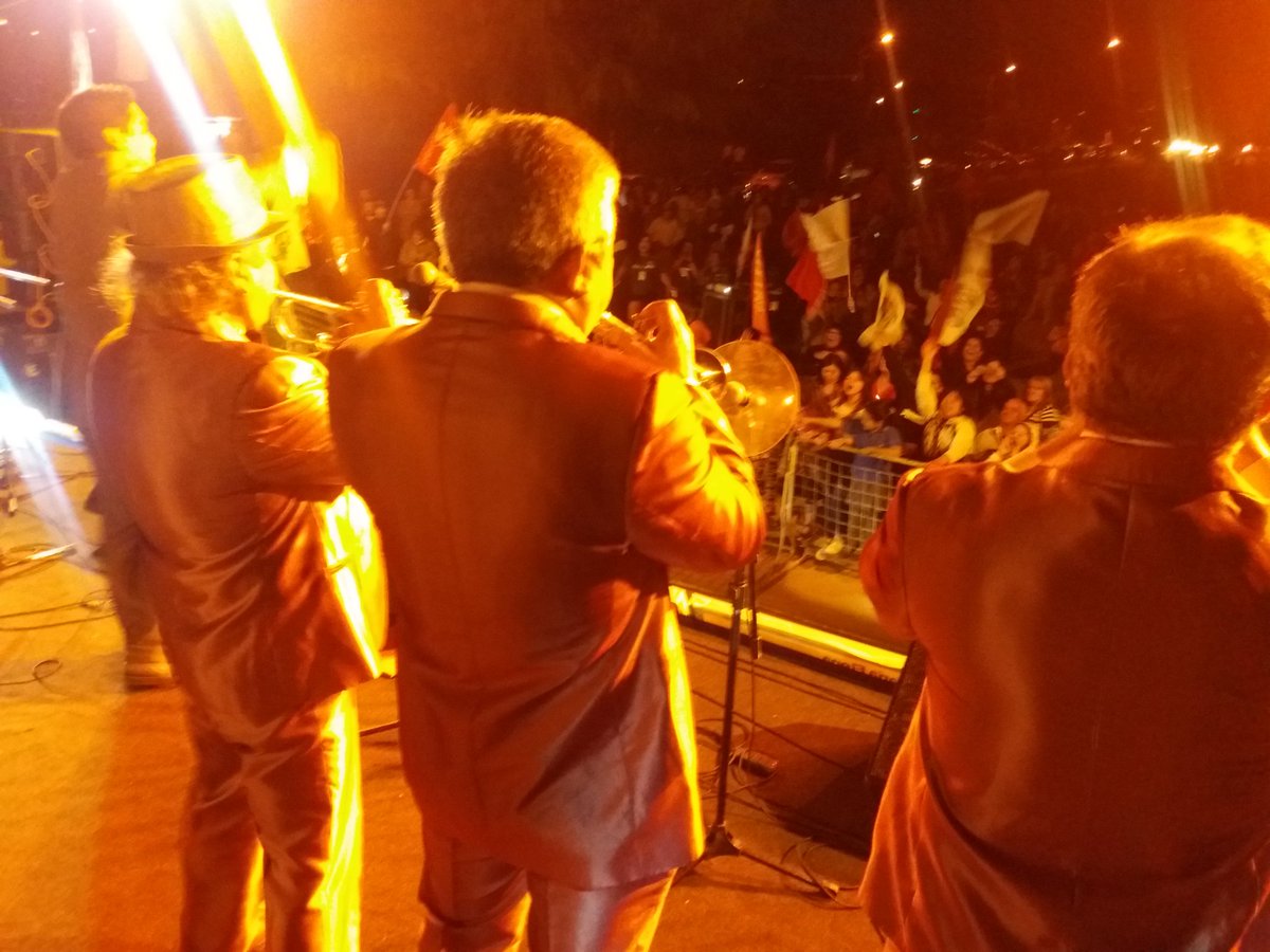 VillagranTalca's tweet photo. Alegría, Convicción y Unidad con las familias de Carlos Trupp en fiesta ciudadana de Cierre de Campaña #LlegóLaHora de @IMTalca Honesto E1 https://t.co/qF5iUIJX4d