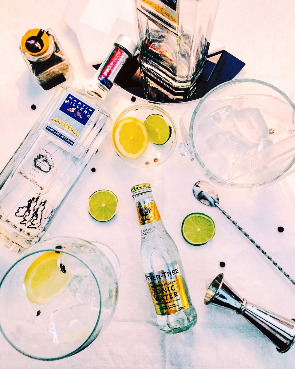 MacarenaEscriva's tweet photo. Last call! 🍸 It's gin time #MilEstrelles #MartinMillers 💫 https://t.co/qRKFhFYbW6