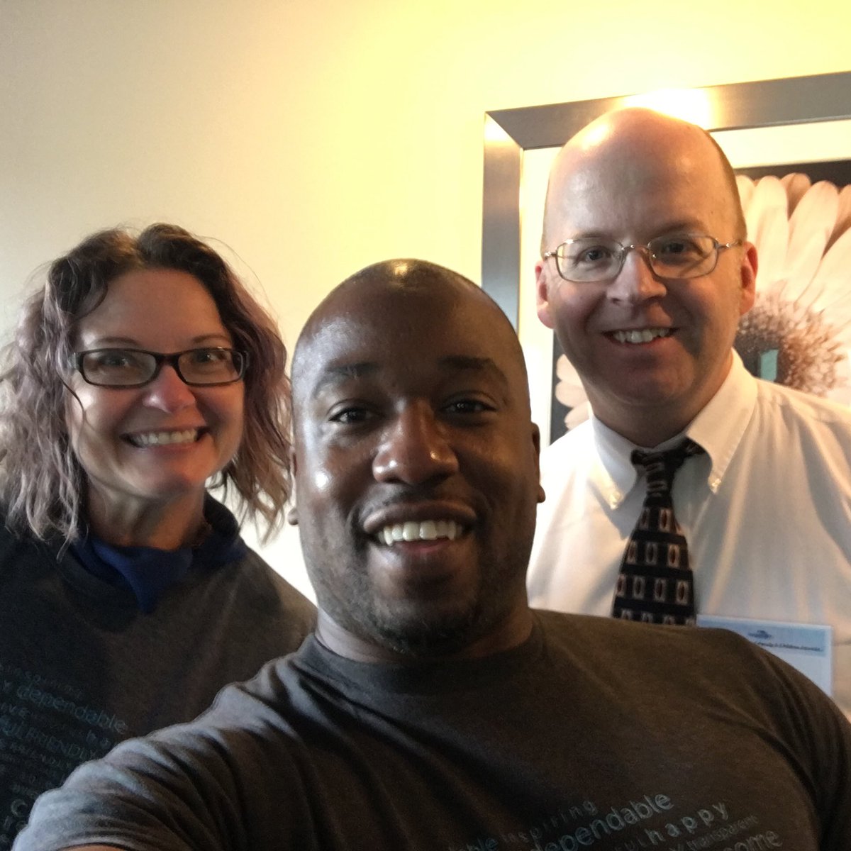 mrldnelson's tweet photo. @DFCS_CWSS16 Selfie Fest #yougonetakethispicture #iamtheblueprint https://t.co/a2wxFgfhmb