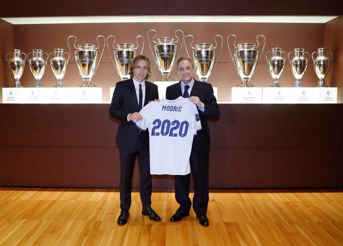 Karencitta_14's tweet photo. โค๏ธ "Me siento muy contento y emocionado por renovar con el mejor club del mundo" #Modric2020 ๐ญ๐ท #HalaMadrid โฝ๏ธ https://t.co/ATu6ogbYd5
