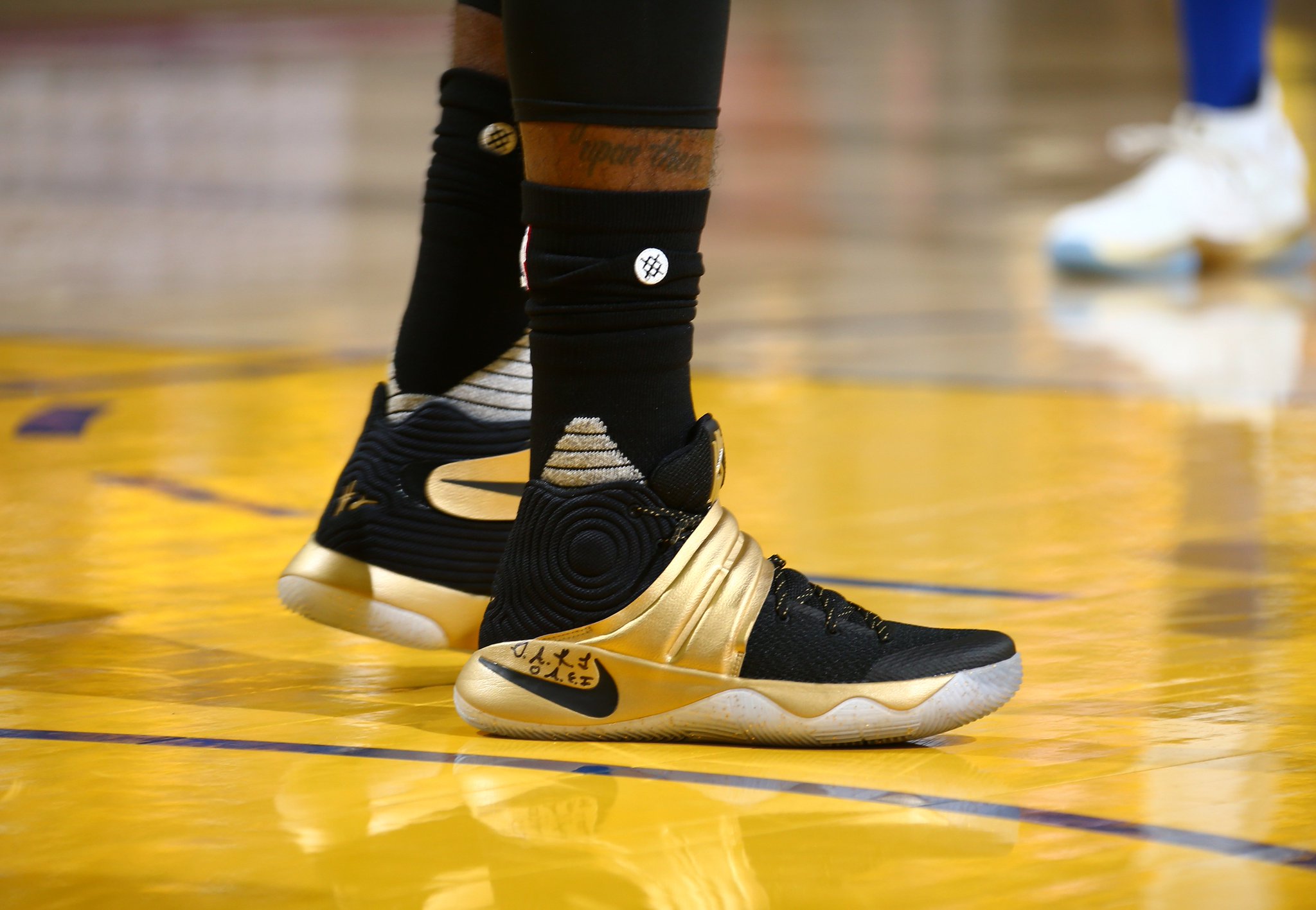 Kyrie game 7 shoes best sale