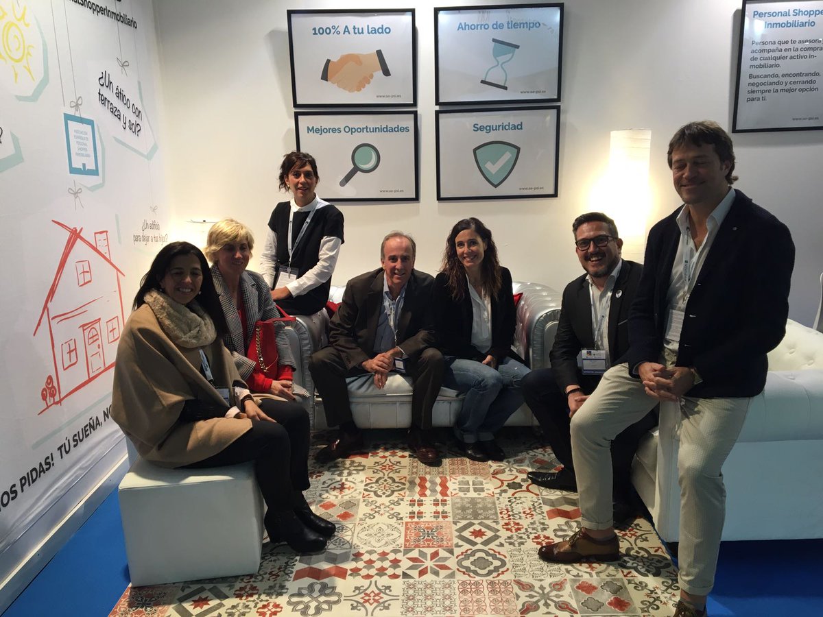 aepsispain's tweet photo. Éxito en el 2º día del #BMP2016 y colas para descubrir qué es un #PersonalShopperInmobiliario. ¿Quieres saber más? ¡Ven al stand A166! https://t.co/MTZ8rLYKIv