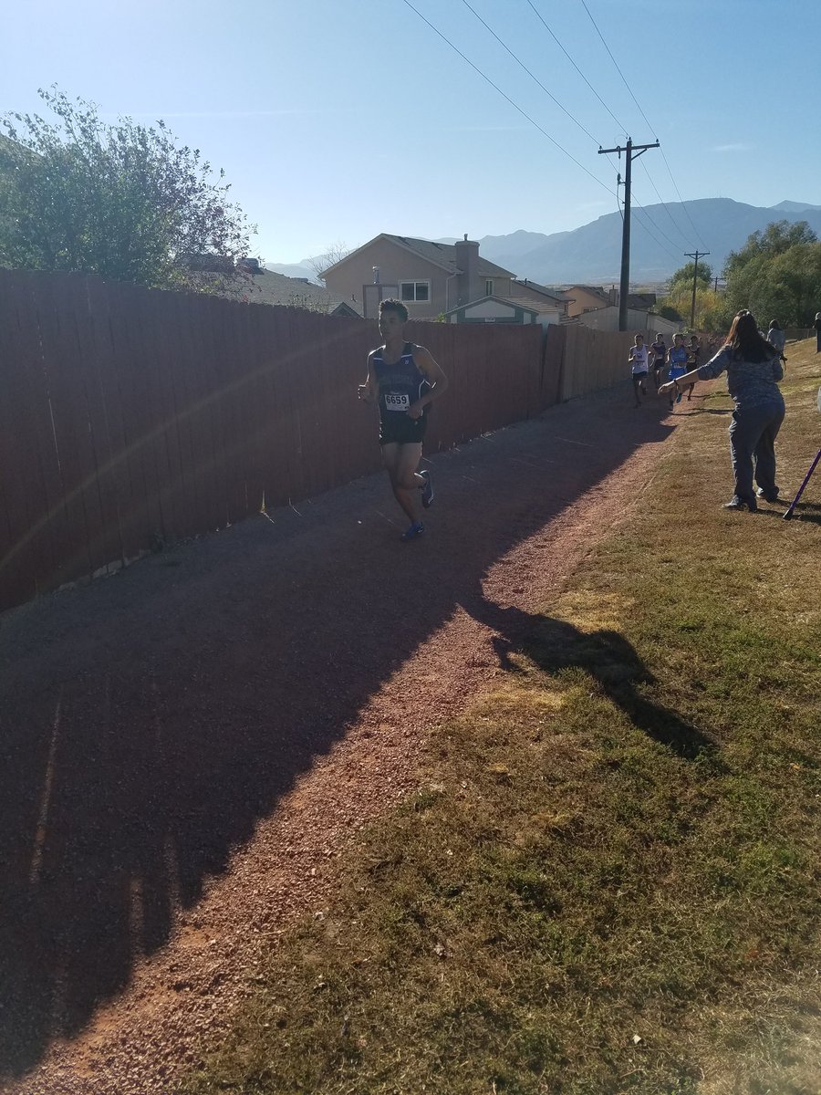 MRHSGRIZZLIES's tweet photo. Pics from Boys Cross Country Regionals @WPR! Go Mesa Ridge Go! #GrizzlyNation #mrhsxc https://t.co/X3WCc6XQMO