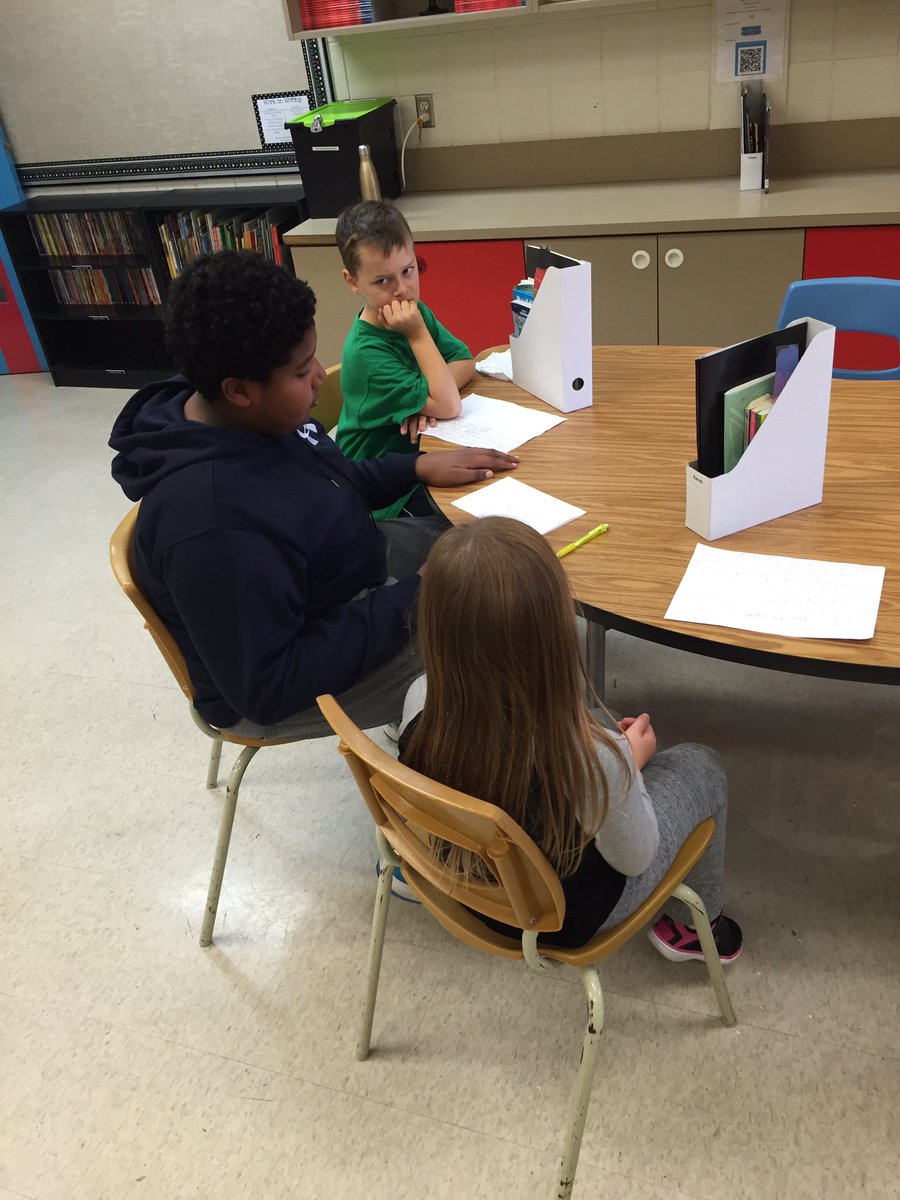 CarswellsClass's tweet photo. Today is day three of #SKEdWeek. We celebrated today and prepared for tomorrow by sharing about our #FutureSelfies with @BansleysClass. https://t.co/9F7J1EwUV9
