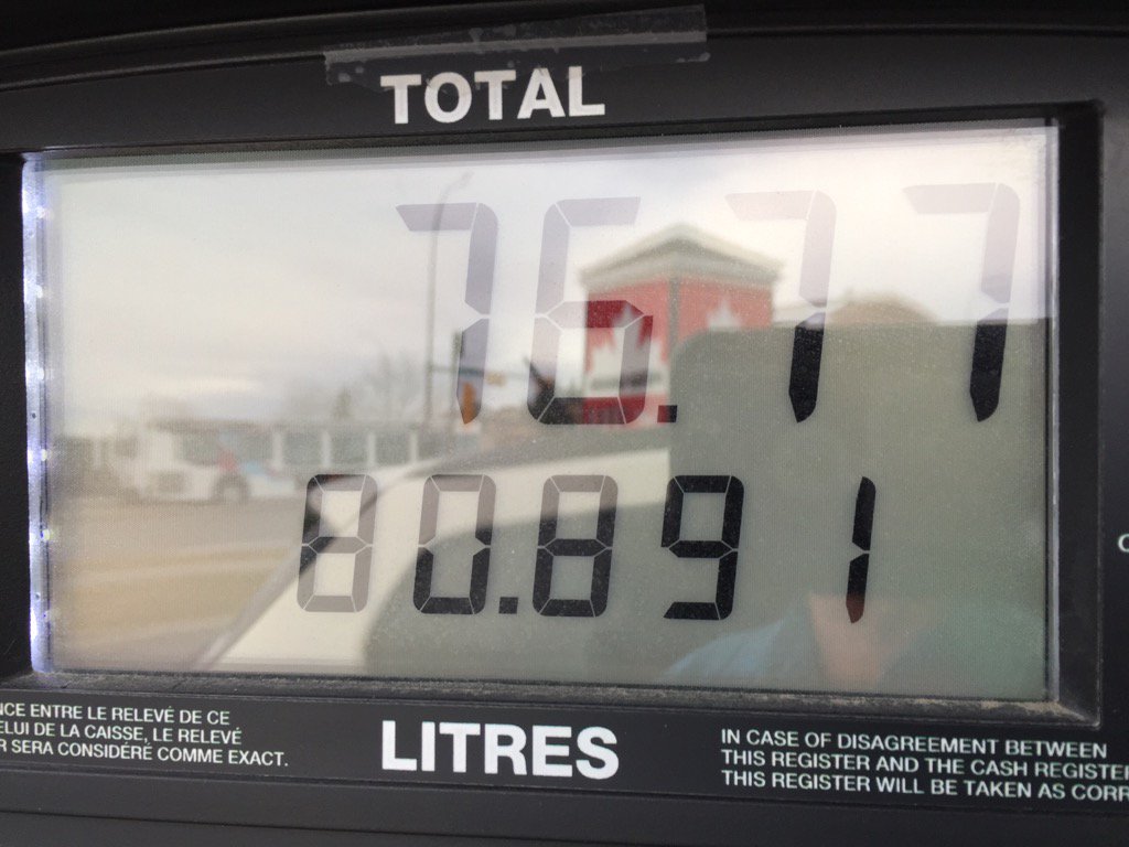 ctvkevingreen's tweet photo. Not bad considering the owners manual says I've got a 75 litre tank. #cutitclose https://t.co/79lkdfEHR8