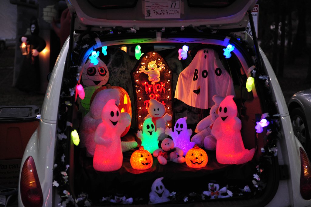 PL_interact's tweet image. Trunk-Or-Treat October 30th, 2-5 p.m. at Jeffers Pond Elementary, PL, MN. Sponsored by the H.S. Interact Club. Proceeds go to Saint Jude's!